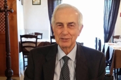 Dott. Giovanni Pieralisi, medico neuropsichiatra, psicoterapeuta psicoanalitico,  presidente dell'Associazione per lo Sviluppo della Psicoterapia Psicoanalitica, direttore e rappresentante legale dell'Istituto Scuola di Psicoterapia Psicoanalitica nelle sue tre sedi di Ravenna, Mantova e Trieste